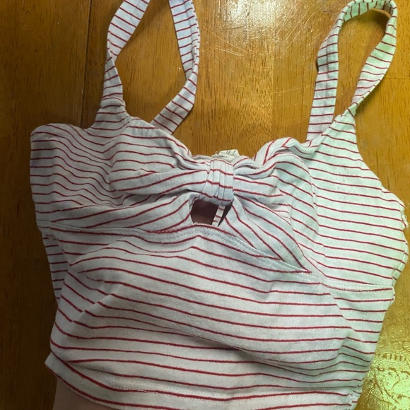 Red and white striped crop top - Picture 2 of 4